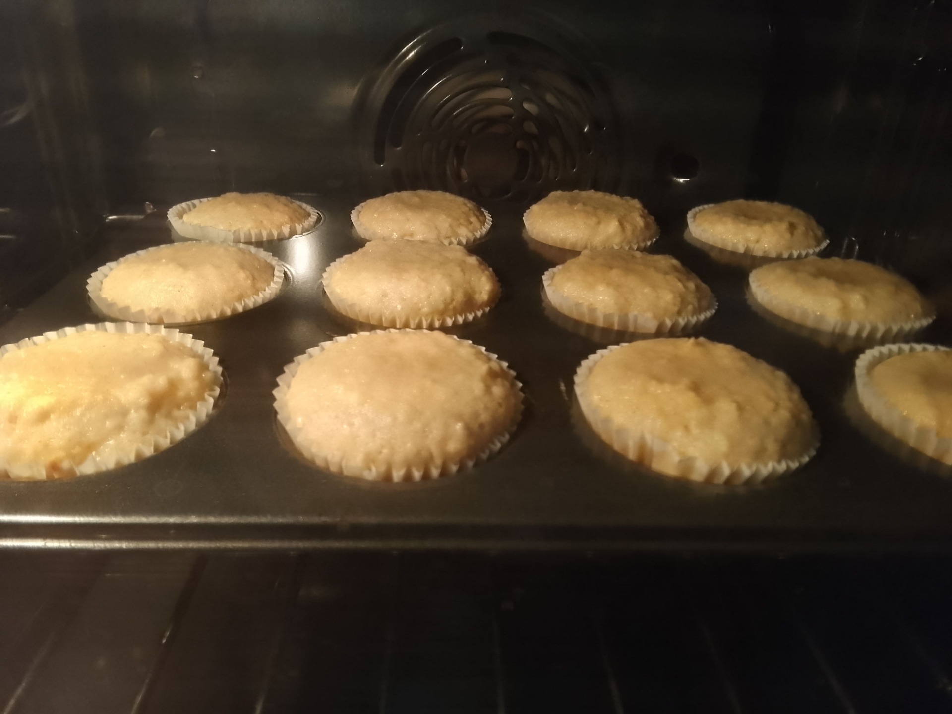 Bereits nach 8 Minuten geht der Teig etwas hoch