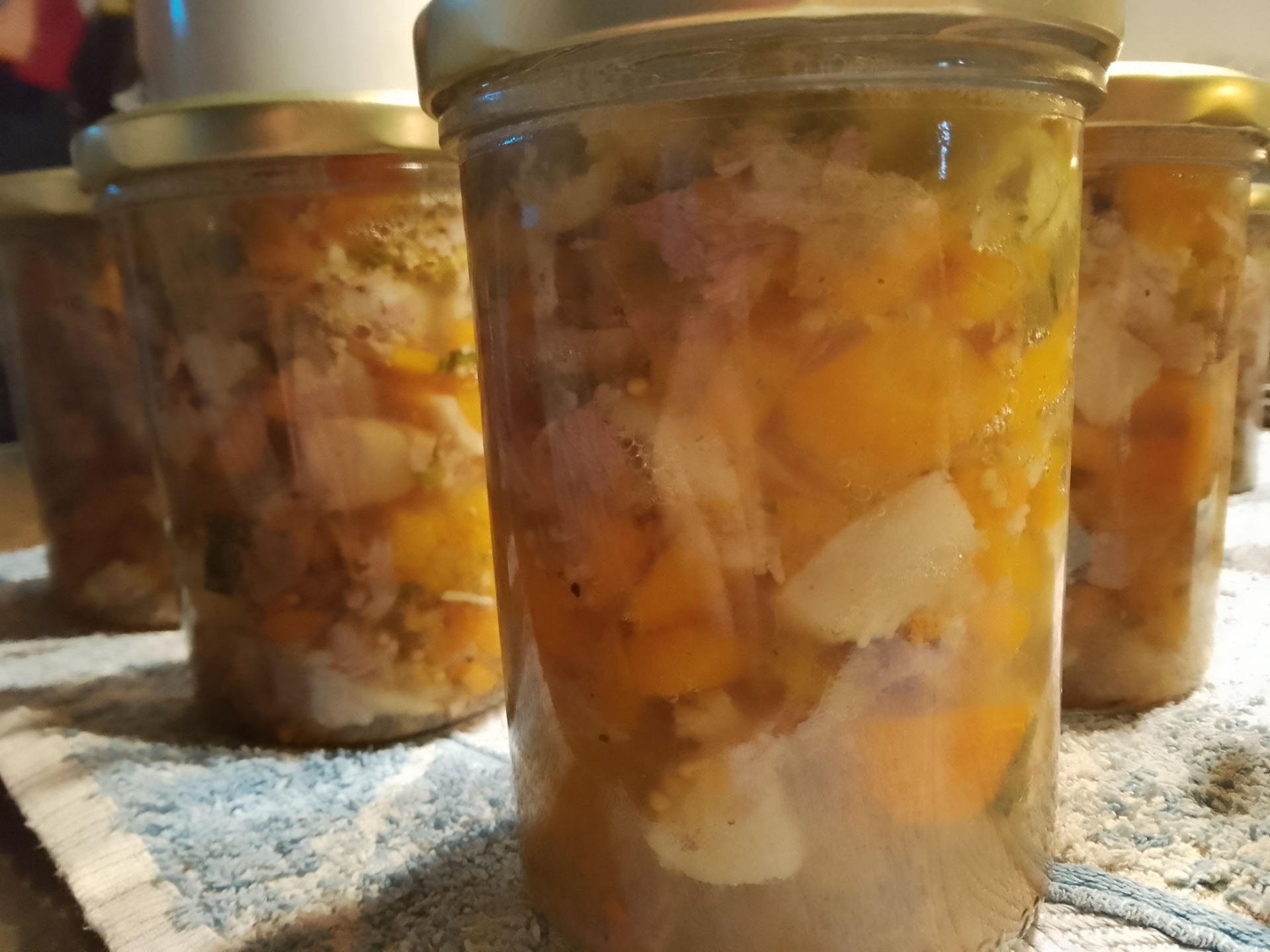 Gläser nach dem kochenden Wasserbad