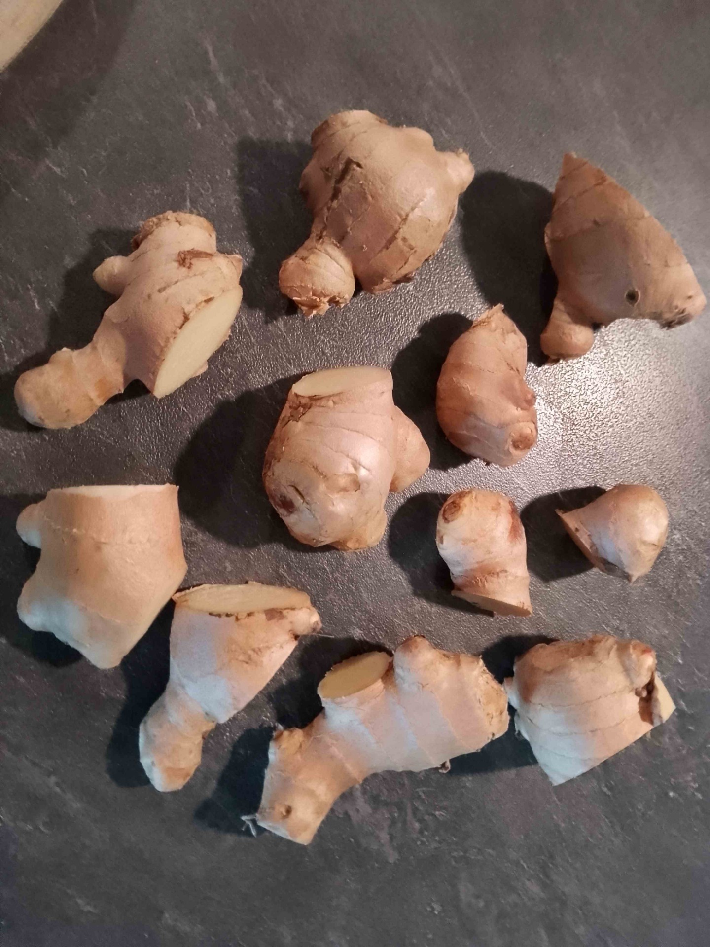 Zerteilte Ingwerwurzel